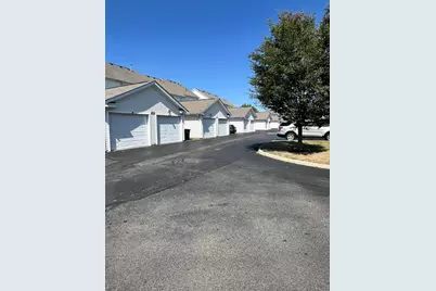 952 Hartford Village Boulevard, Columbus, OH 43228 - Photo 9