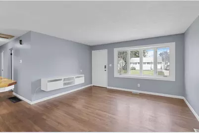 3325 Towers Court S, Columbus, OH 43227 - Photo 9