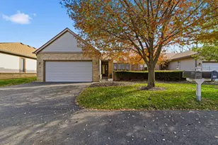 1350 Azalea Dr, Reynoldsburg, OH 43068 - Photo 1