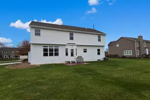 6110 Parkmeadow Ln, Hilliard, OH 43026 - Photo 3