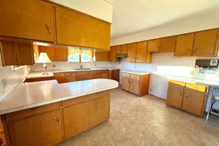 2758 State Route 93 SE, New Lexington, OH 43764 - Photo 5