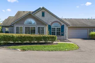 131 Stonegate Dr, Pataskala, OH 43062 - Photo 1