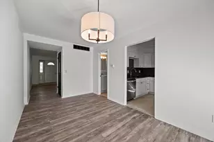 631 Dlyn St, Columbus, OH 43228 - Photo 11