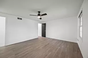 631 Dlyn St, Columbus, OH 43228 - Photo 17