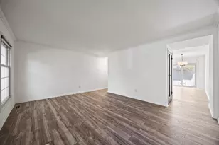 631 Dlyn St, Columbus, OH 43228 - Photo 7