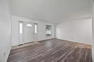 631 Dlyn St, Columbus, OH 43228 - Photo 9