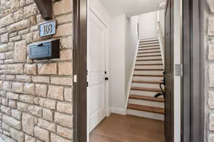 2015 W 5th Ave, Marble Cliff, OH 43212 - Photo 5