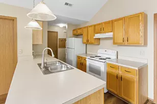 1962 N Farmbrook Creek N, Grove City, OH 43123 - Photo 7