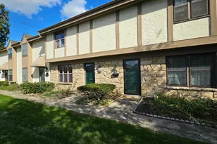 117 Stornoway Dr E, Columbus, OH 43213 - Photo 1