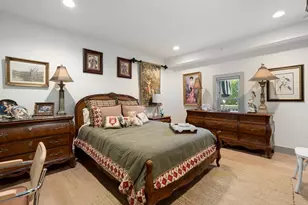 792 Highland St, Columbus, OH 43215 - Photo 25