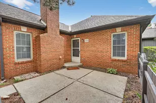 2585 Trottersway Dr, Columbus, OH 43235 - Photo 3