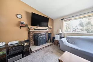 4815 Bourke Rd, Columbus, OH 43229 - Photo 17