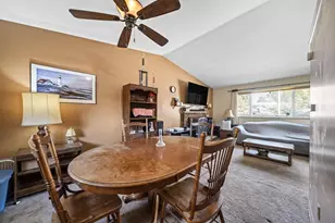 4815 Bourke Rd, Columbus, OH 43229 - Photo 9