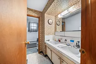 4815 Bourke Rd, Columbus, OH 43229 - Photo 25