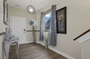 1549 Delbert Rd, Columbus, OH 43219 - Photo 7