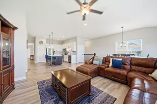 438 Bethpage Blvd, Commercial Point, OH 43116 - Photo 13