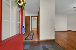 49 Kenwick Cir, Granville, OH 43023 - Photo 3