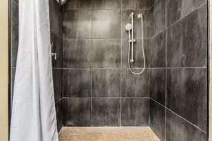 54 N Woodland Ave, Columbus, OH 43203 - Photo 23