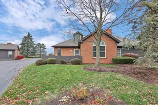 2560 Trotterslane Dr, Columbus, OH 43235 - Photo 3