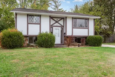 1687 Brookfield Square S, Columbus, OH 43229 - Photo 3