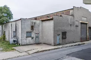 207 N State St, Marion, OH 43302 - Photo 1