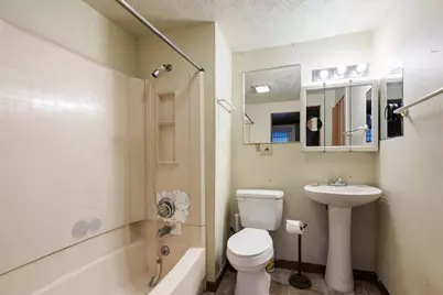 551 E Main Street, Circleville, OH 43113 - Photo 15