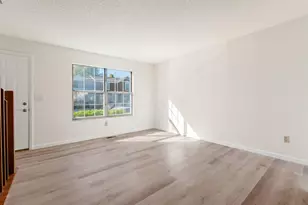 5053 Stoneybrook Blvd, Hilliard, OH 43026 - Photo 3