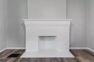 327-329 S Wayne Ave, Columbus, OH 43204 - Photo 9