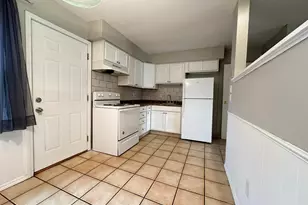 5726 Beechcroft Rd, Columbus, OH 43229 - Photo 9