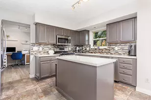 5655 Lotus Ct, Grove City, OH 43123 - Photo 11