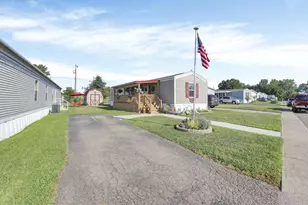 107 Greenbriar Ln W, Hebron, OH 43025 - Photo 5