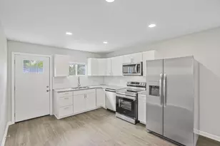 2453 McGuffey Rd, Columbus, OH 43211 - Photo 13