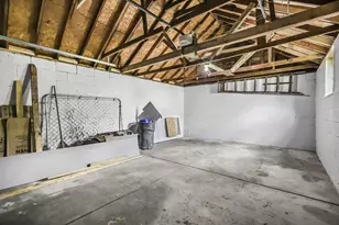 2453 McGuffey Rd, Columbus, OH 43211 - Photo 45