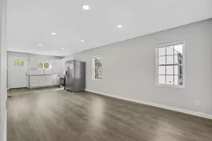 2453 McGuffey Rd, Columbus, OH 43211 - Photo 9