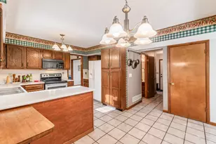 7215 Daugherty Dr, Reynoldsburg, OH 43068 - Photo 9