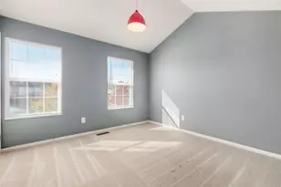 1024 Hartford Village Blvd, Columbus, OH 43228 - Photo 21