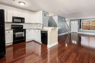 1024 Hartford Village Blvd, Columbus, OH 43228 - Photo 11