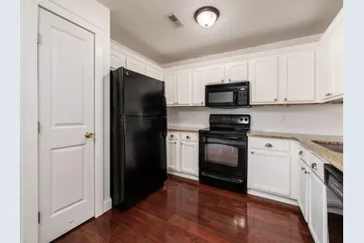 1024 Hartford Village Boulevard, Columbus, OH 43228 - Photo 13