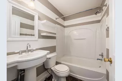 1024 Hartford Village Boulevard, Columbus, OH 43228 - Photo 23