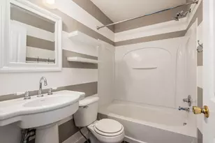 1024 Hartford Village Blvd, Columbus, OH 43228 - Photo 23