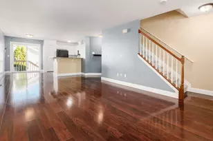 1024 Hartford Village Blvd, Columbus, OH 43228 - Photo 5