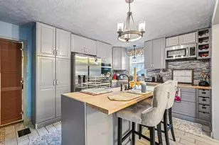 300 Dunbarton Rd, Columbus, OH 43230 - Photo 13