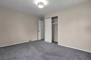 4800 Bourke Rd, Columbus, OH 43229 - Photo 21