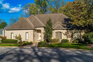 4270 Llanfair Ct, Columbus, OH 43221 - Photo 1