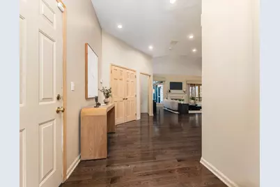 4270 Llanfair Court, Columbus, OH 43221 - Photo 5