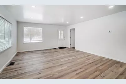 1896 Dyer Road, Grove City, OH 43123 - Photo 9