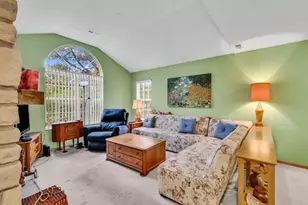 2481 Timbers Edge Ln, Columbus, OH 43235 - Photo 7