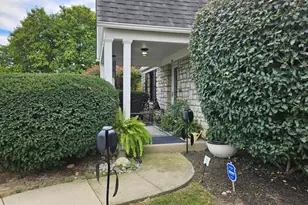 889 Kelton Ave, Columbus, OH 43206 - Photo 3