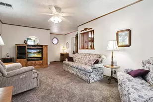 126 Mckeever St, Crooksville, OH 43731 - Photo 11