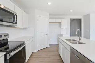 938 Sherwood Loop, Bellefontaine, OH 43311 - Photo 15